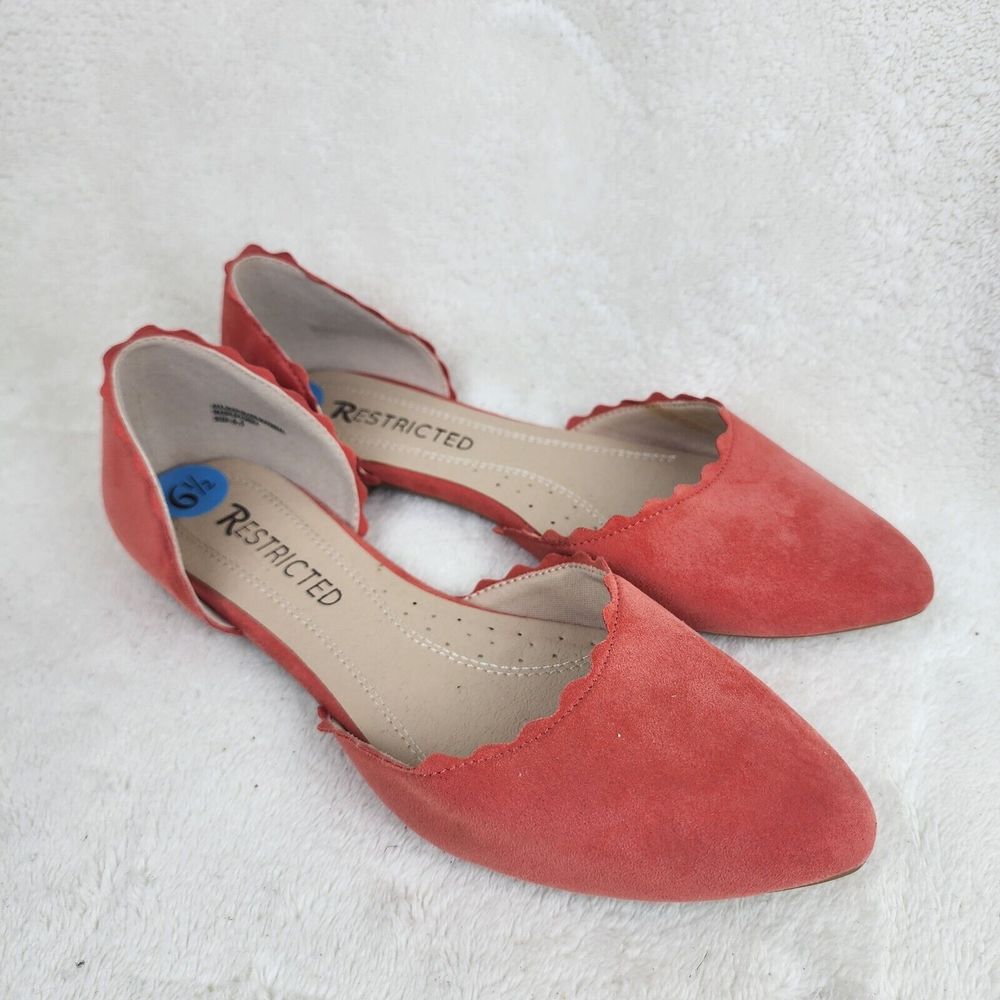 Restricted Womens Coral Faux Suede Slip On Scallop Flats Comfort Shoes Size 6.5